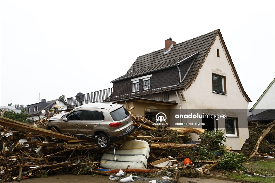 Число жертв наводнений в Германии достигло 81