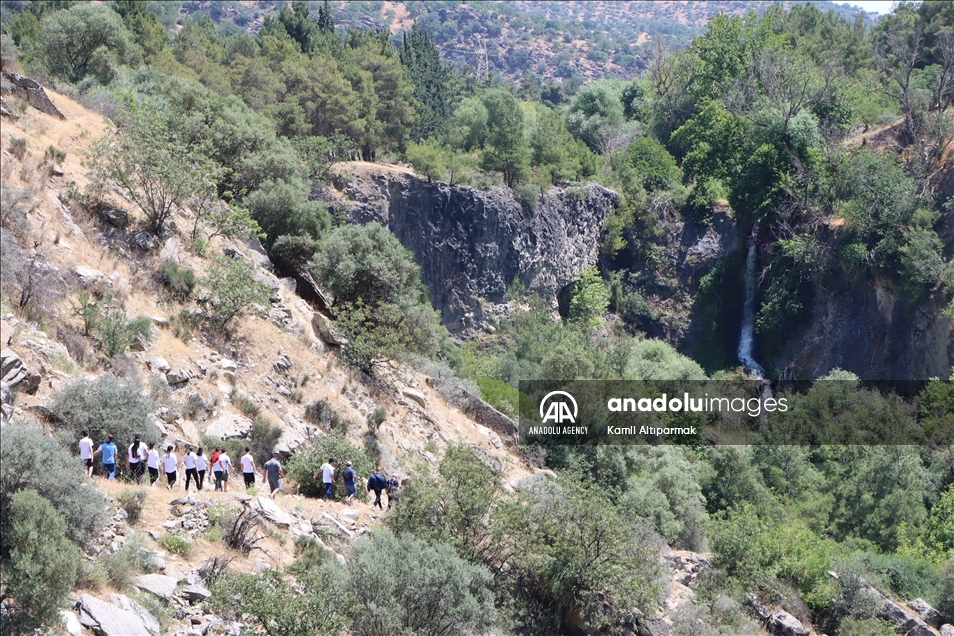 وادي آدالا.. طبيعة أخّاذة وقبلة لعشاق التخييم بمانيسا التركية