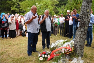 U Trnovu odata počast brutalno ubijenim Srebreničanima: Opominjati i ne zaboraviti