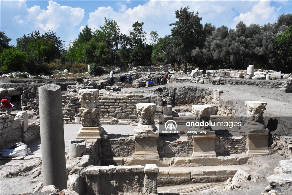 Stratonikeia Antik Kenti'nde bulunan 1600 yıllık mozaikler turizme kazandırılacak