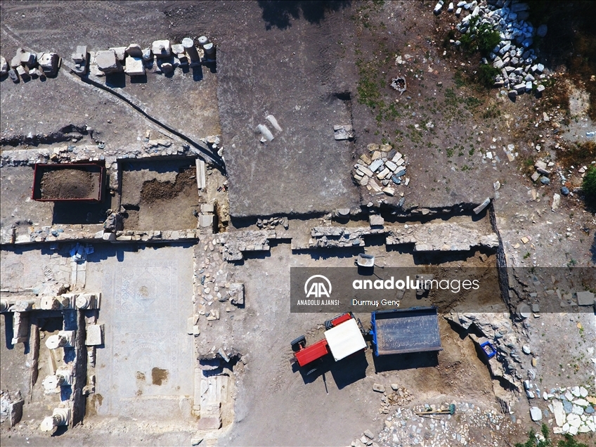 Stratonikeia Antik Kenti'nde bulunan 1600 yıllık mozaikler turizme kazandırılacak