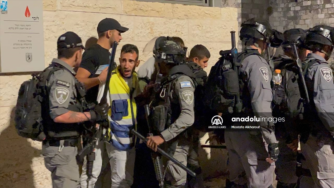 İsrail polisinden Şam Kapısı'nda Filistinlilere saldırı