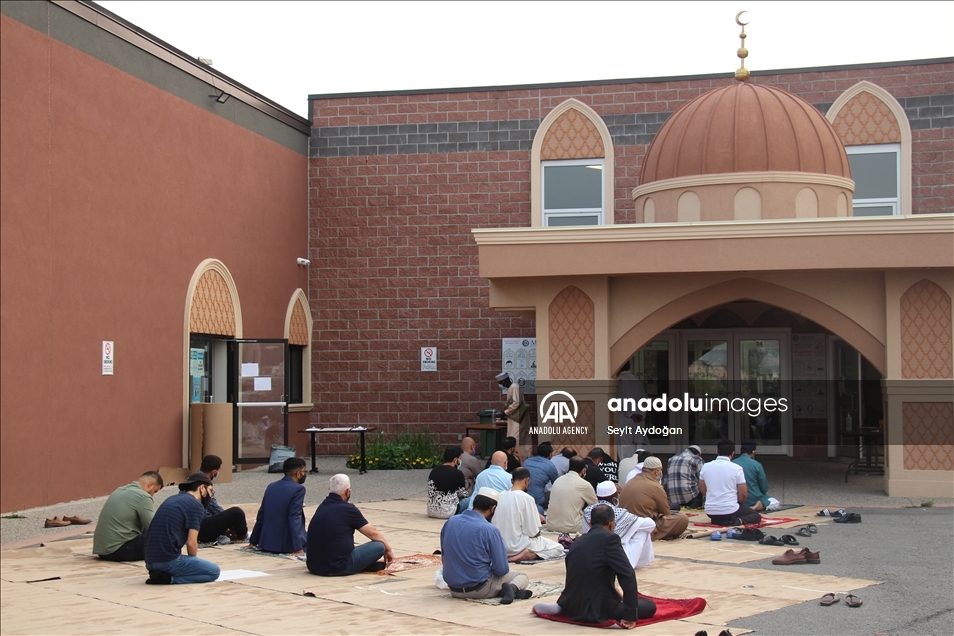 كندا.. ترودو يهنئ المسلمين بعيد الأضحى في مسجد بهاميلتون