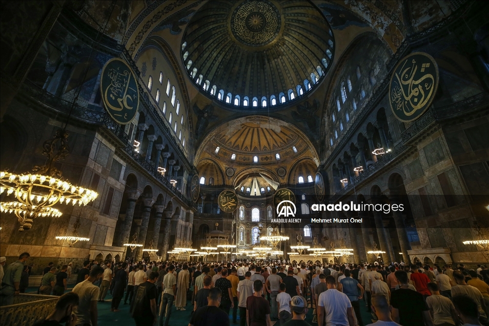 حضور گسترده نمازگزاران در مسجد ایاصوفیه استانبول