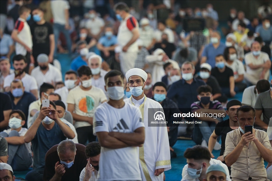 حضور گسترده نمازگزاران در مسجد ایاصوفیه استانبول
