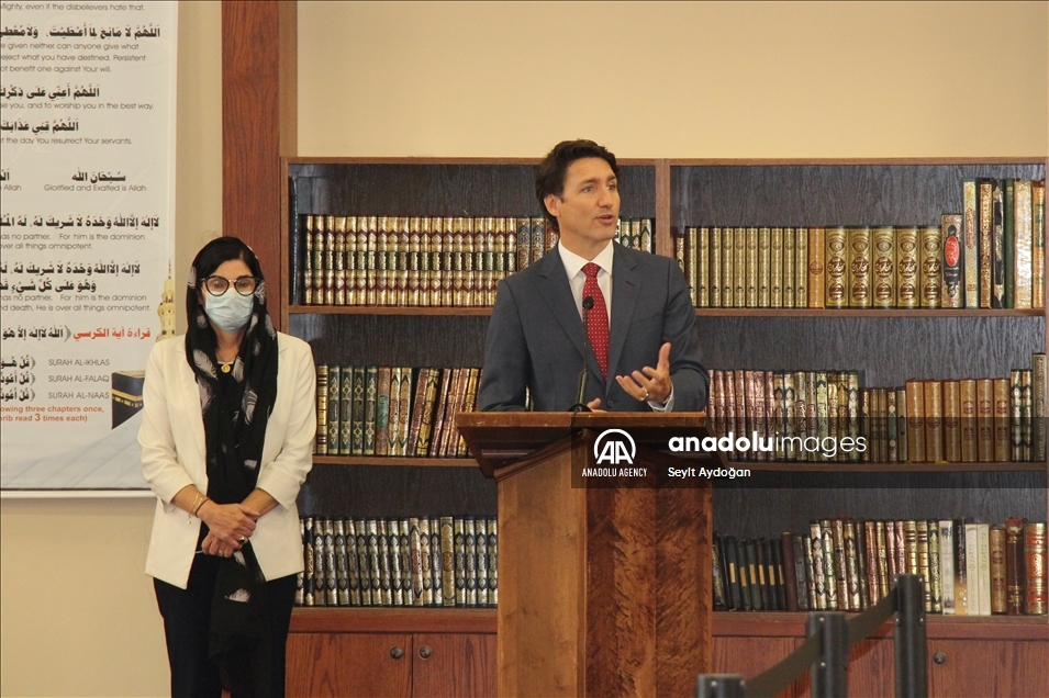 كندا.. ترودو يهنئ المسلمين بعيد الأضحى في مسجد بهاميلتون