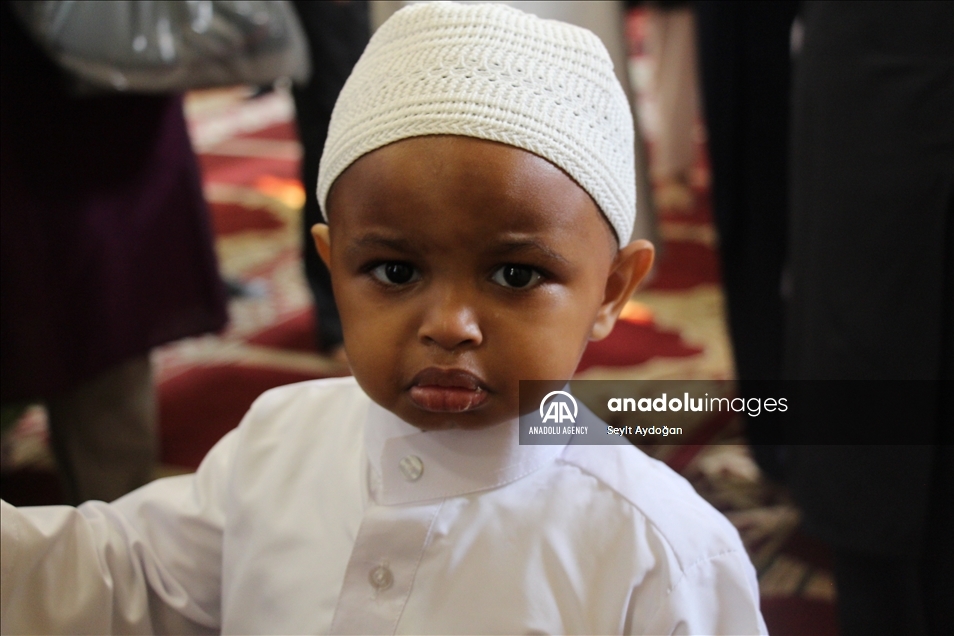 كندا.. ترودو يهنئ المسلمين بعيد الأضحى في مسجد بهاميلتون