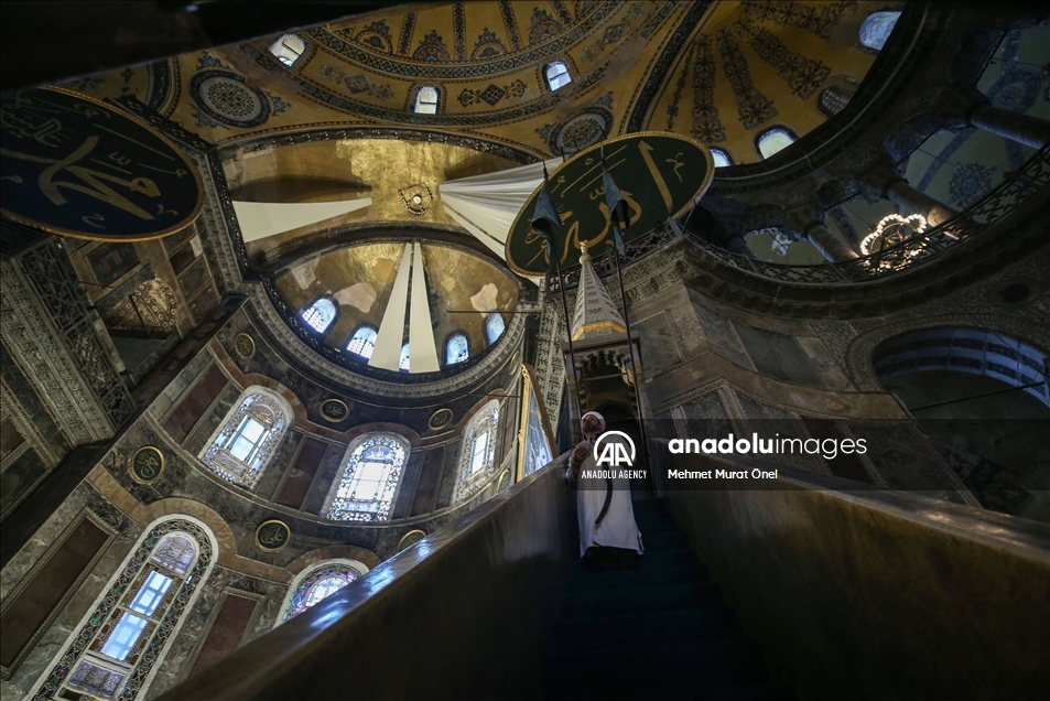 حضور گسترده نمازگزاران در مسجد ایاصوفیه استانبول