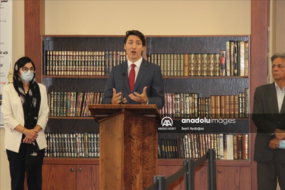 كندا.. ترودو يهنئ المسلمين بعيد الأضحى في مسجد بهاميلتون