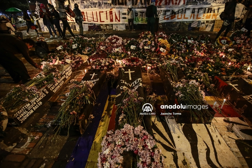 Kolombiya'da protestolarda hayatını kaybedenler için anma töreni düzenlendi