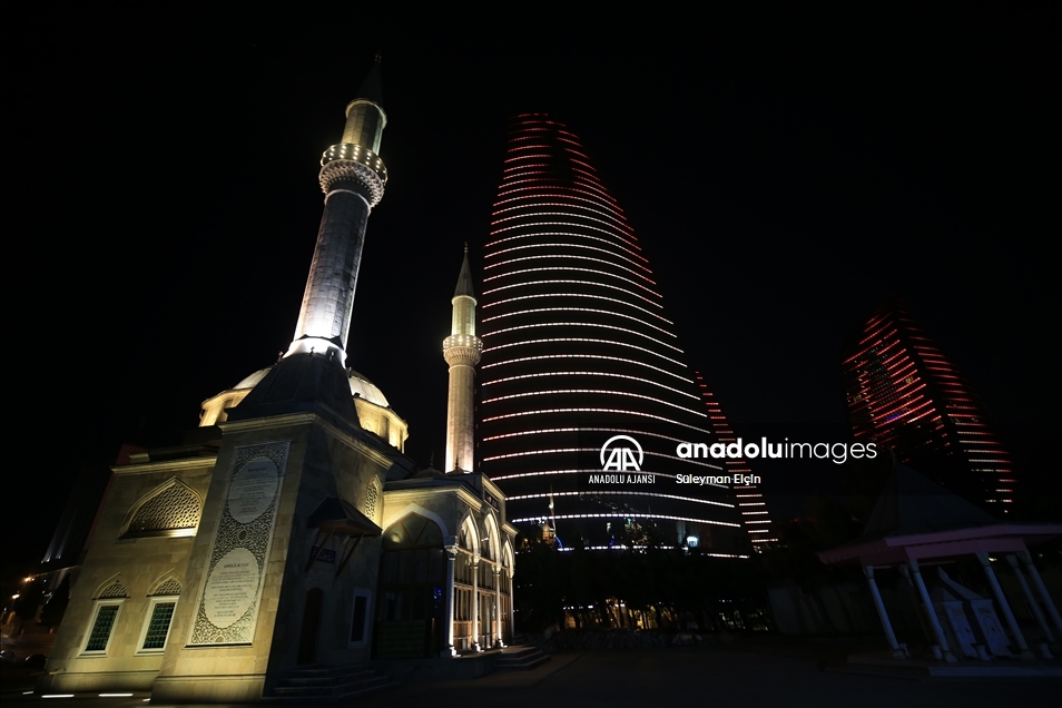 Azerbaycan'ın mimari sembollerinden "Alev Kuleleri" görsel şölen sunuyor