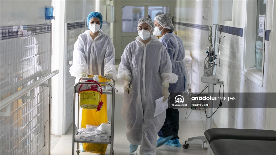 AA ekibi, Tunus'ta Kovid-19 hastalarının tedavi gördüğü hastaneyi görüntüledi