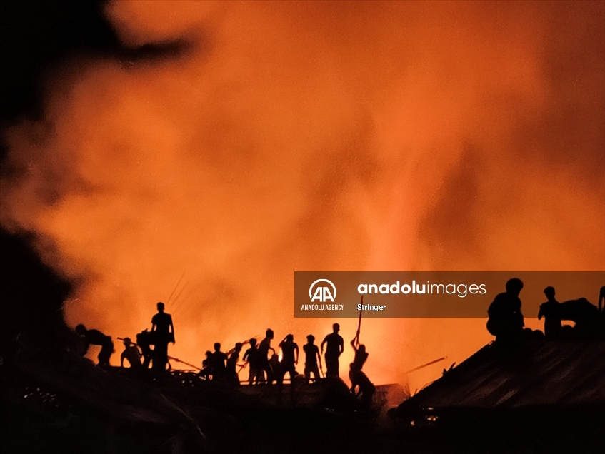 Un incendio arrasa 63 viviendas del campamento rohinyá en Cox's Bazar, al sur de Bangladés