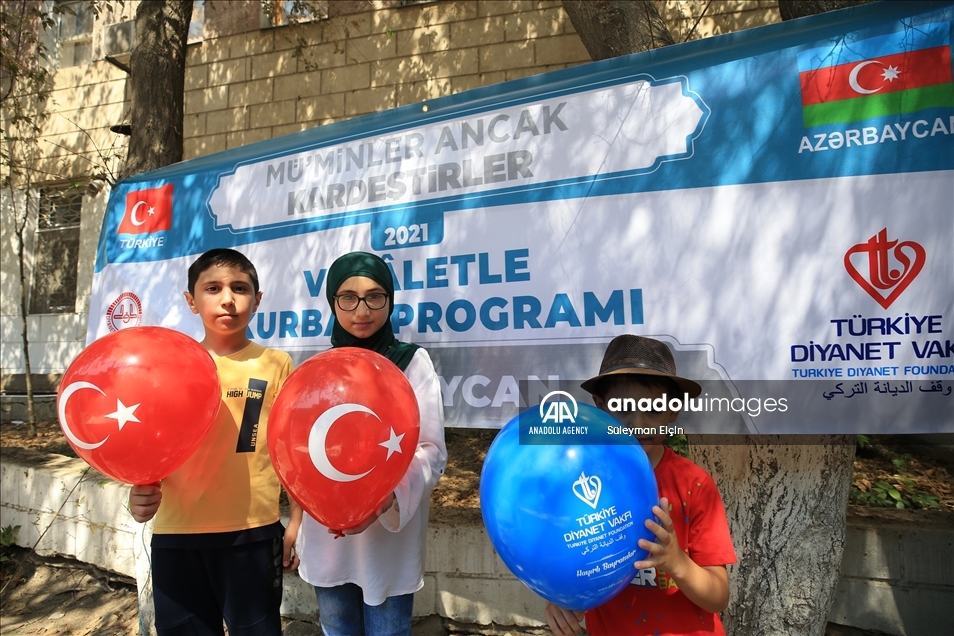 ترکیه بین خانواده‌های نیازمند آذربایجان گوشت قربانی توزیع کرد