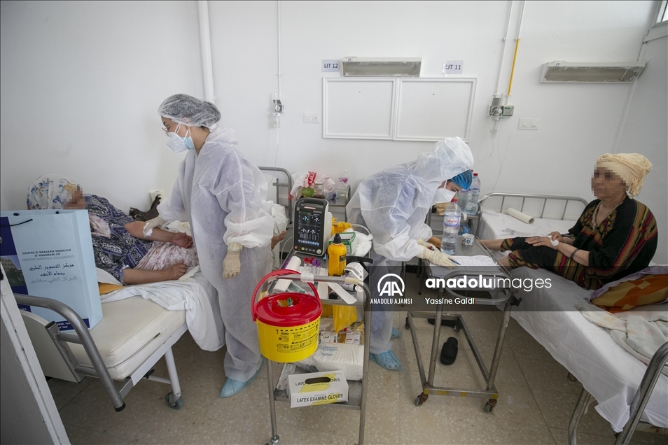AA ekibi, Tunus'ta Kovid-19 hastalarının tedavi gördüğü hastaneyi görüntüledi