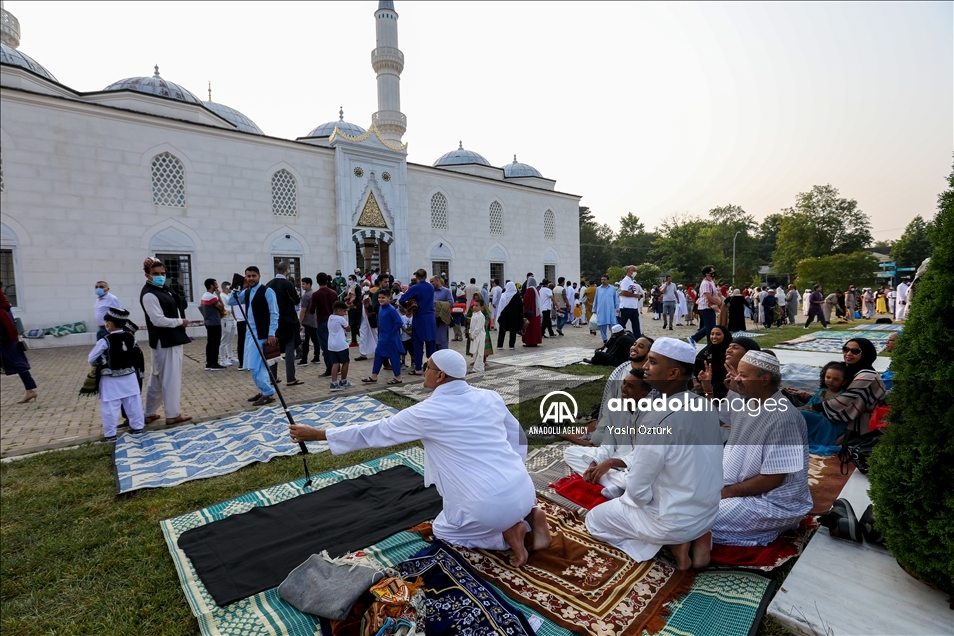 واشنتۆن.. موسڵمانان بۆ ئەنجامدانی نوێژی جەژن بەلێشاو روویان لە مزگەوتەکان کرد