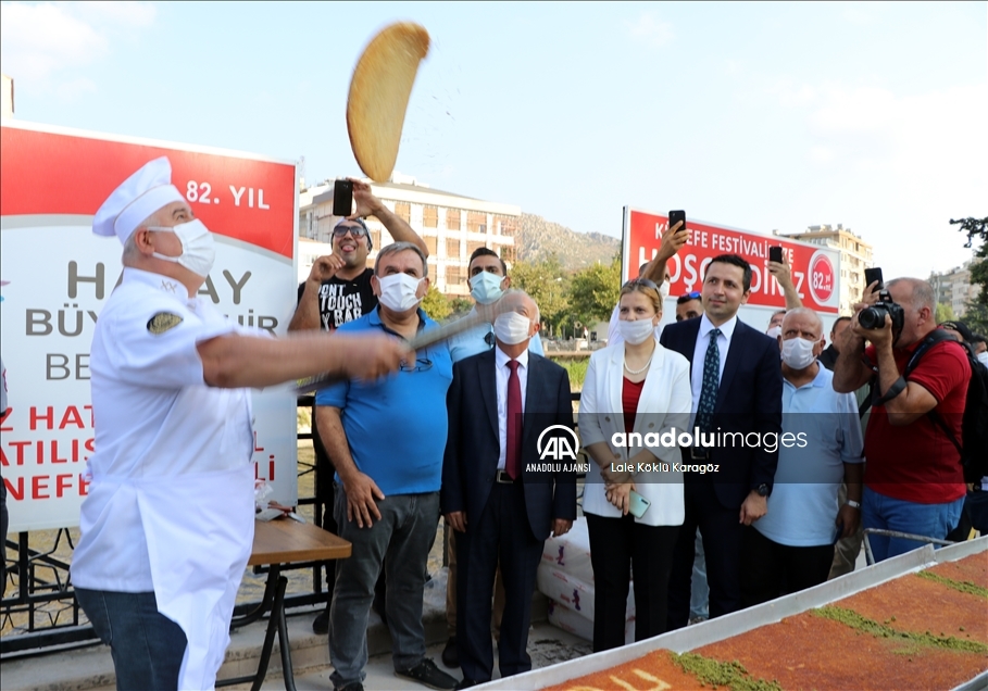 Hatay'ın anavatana katılışının 82'nci yılı 82 metrelik künefeyle kutlandı