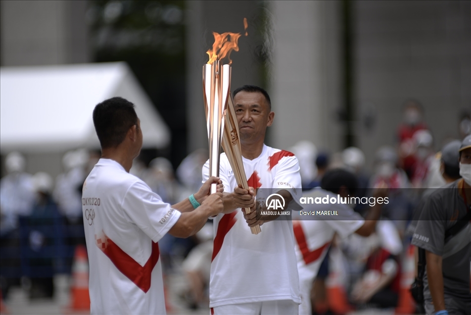 Olimpiyat Meşalesi Tokyo'daki son durağına getirildi