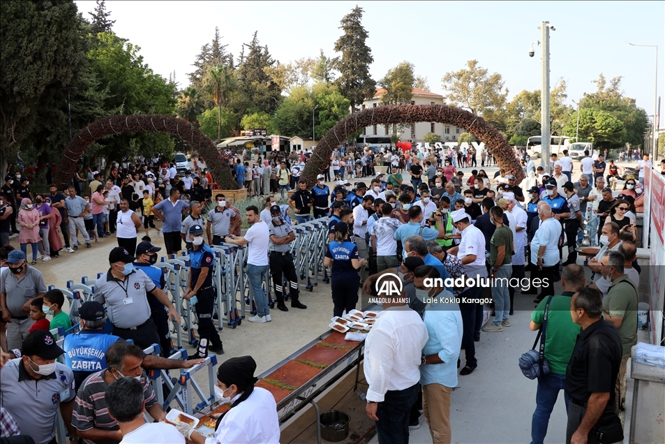 Hatay'ın anavatana katılışının 82'nci yılı 82 metrelik künefeyle kutlandı