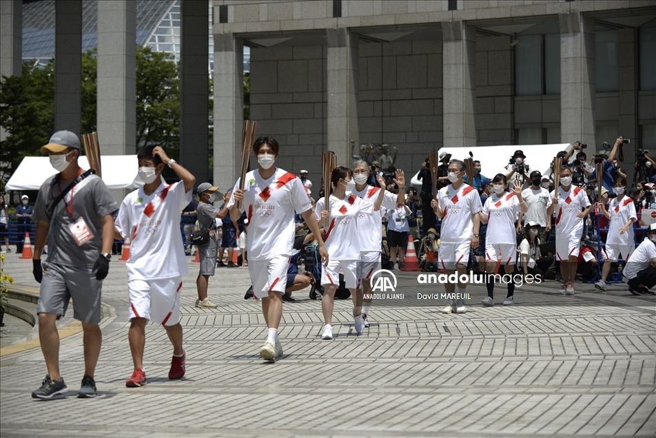 Olimpiyat Meşalesi Tokyo'daki son durağına getirildi
