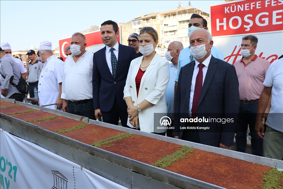 Hatay'ın anavatana katılışının 82'nci yılı 82 metrelik künefeyle kutlandı