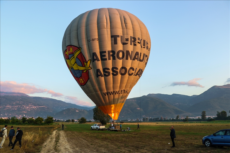 Balonat e Kapadokya-s, atraksion i ri në qiejt e Maqedonisë së Veriut