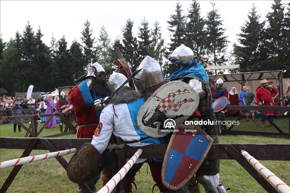 Belarus'ta ortaçağ savaş sahnelerini yeniden canlandıran festival