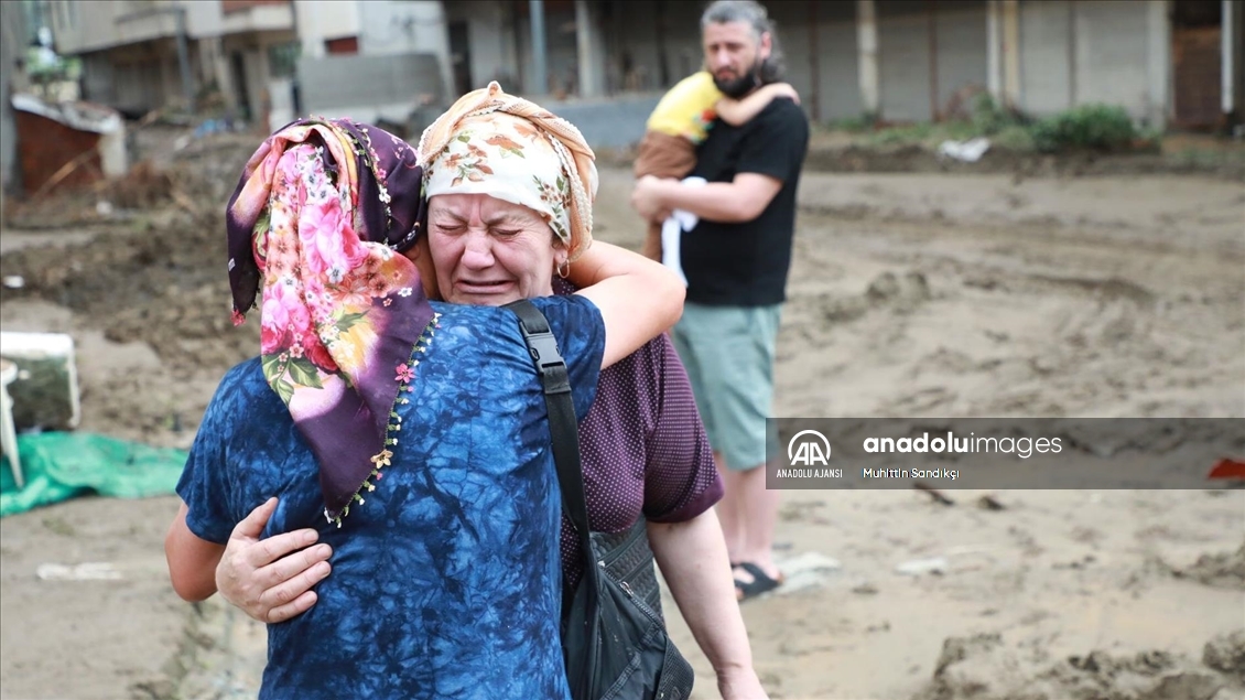 Arhavi'de hasar tespit ve temizlik çalışmaları devam ediyor