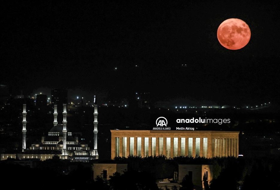 Ankara'da dolunay