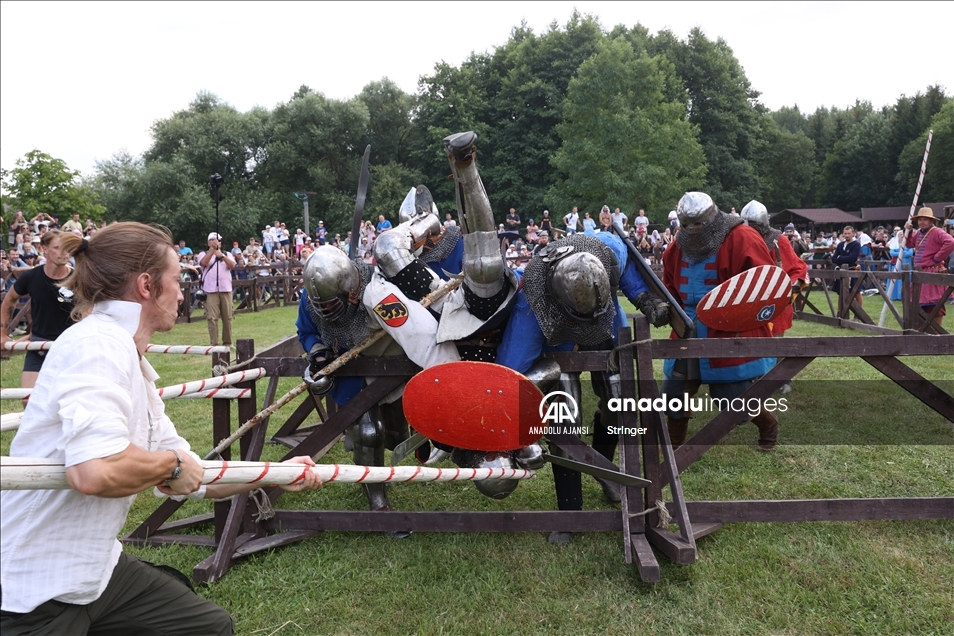 Belarus'ta ortaçağ savaş sahnelerini yeniden canlandıran festival