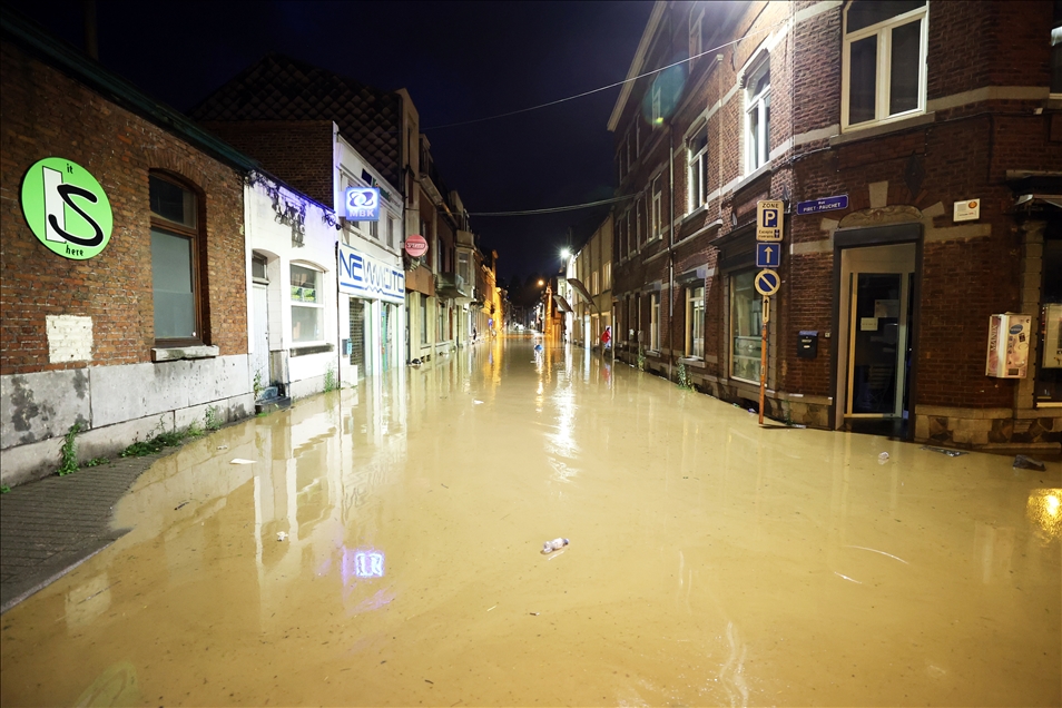 Reshjet e rrëmbyeshme sërish shkaktojnë përmbytje në Belgjikë