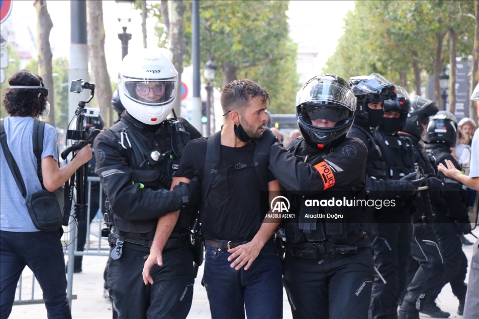 Anti-vaccine protests continue across France
