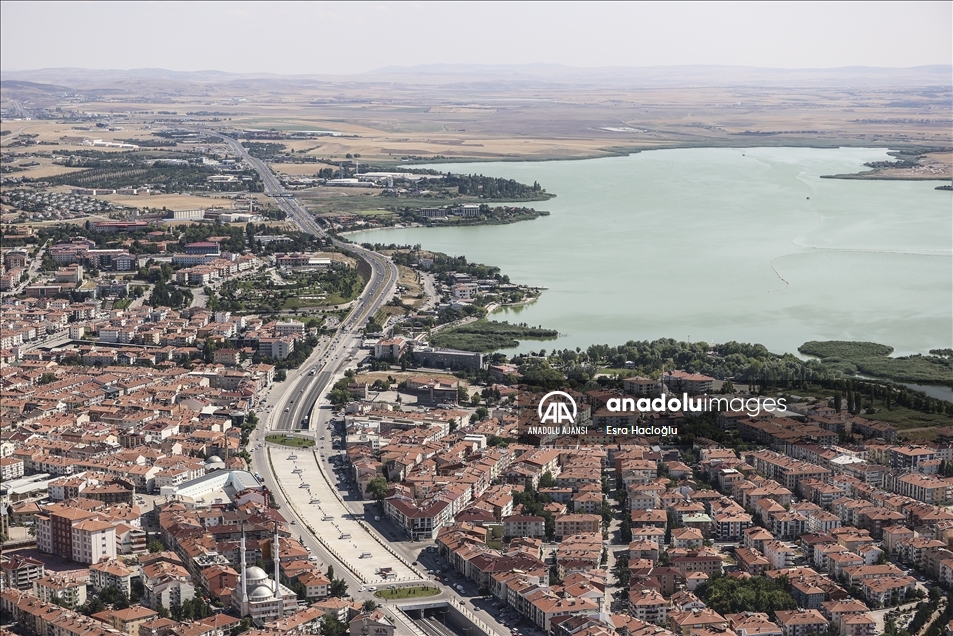 Bayram tatili sonrası dönüş trafiği havadan ve karadan denetlendi