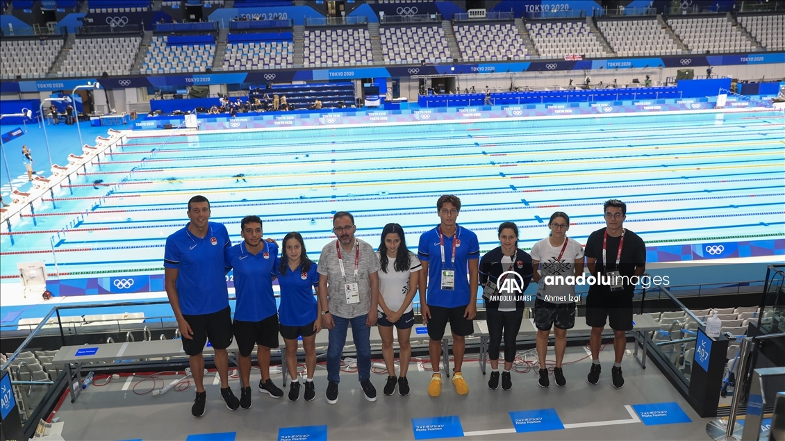 Gençlik ve Spor Bakanı Kasapoğlu, milli yüzücülerle bir araya geldi
