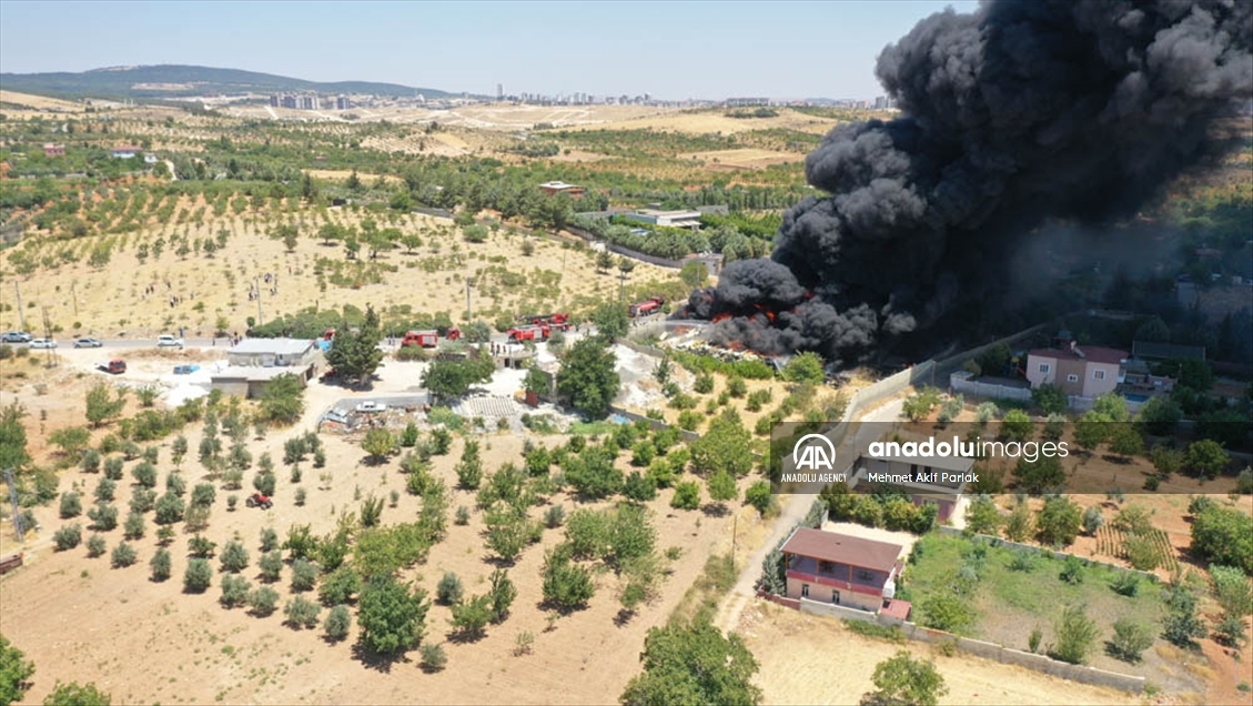 Fuerte incendio en un almacén de Gaziantep, Turquía