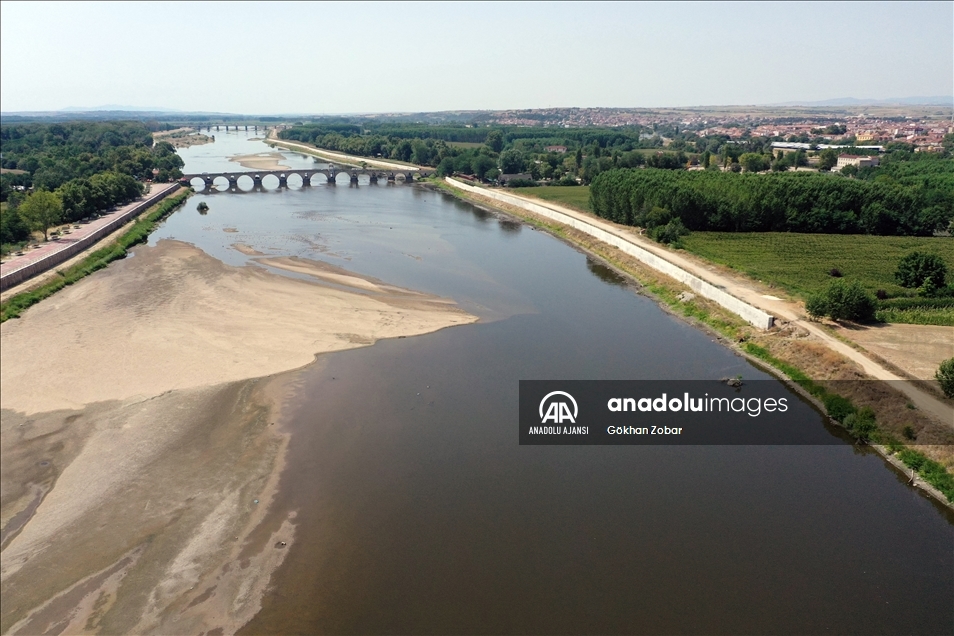 Edirne'de etkili sıcaklar nehirlerin su seviyesini düşürürken tarımsal üretimi de olumsuz etkiliyor