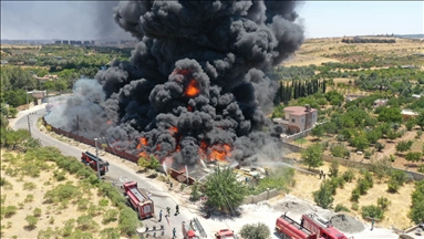 Fuerte incendio en un almacén de Gaziantep, Turquía