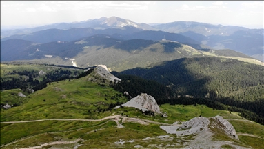زیبایی بینظیر کوه ایلگاز در چهار فصل سال