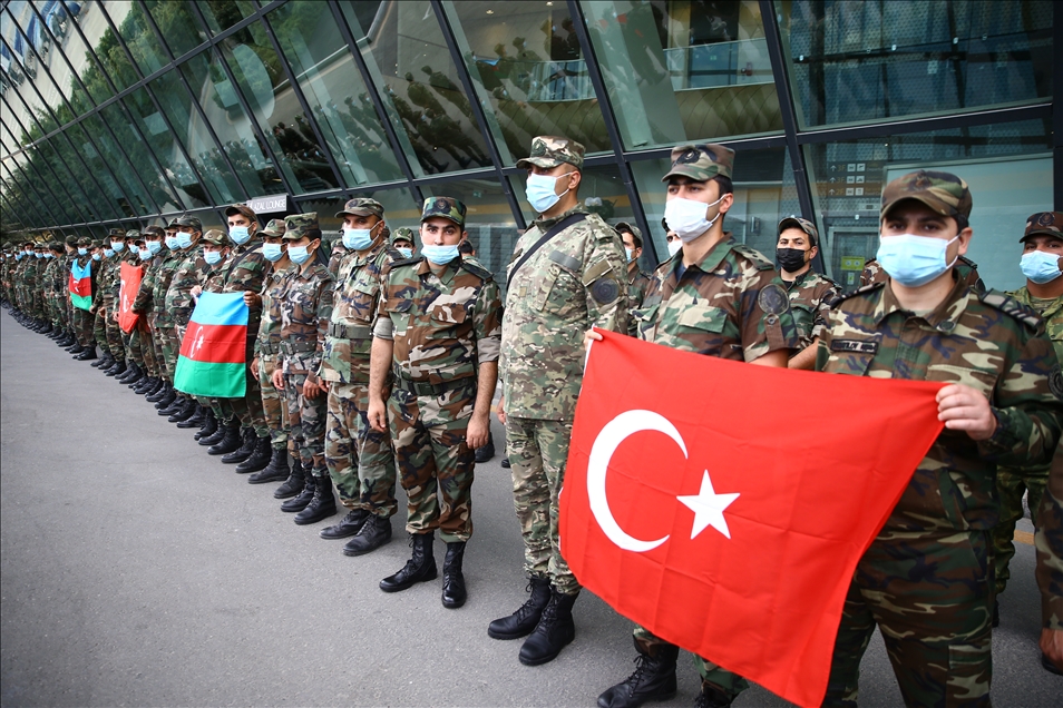 Azerbaycanlı ekipler, orman yangınlarıyla mücadeleye destek için Türkiye'ye hareket etti