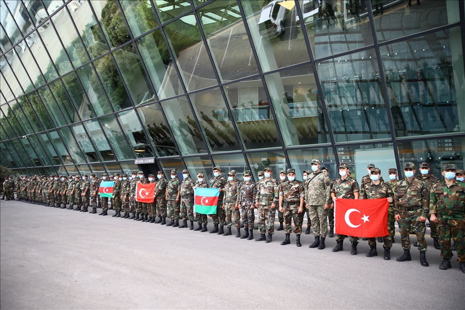 Azerbaycanlı ekipler, orman yangınlarıyla mücadeleye destek için Türkiye'ye hareket etti