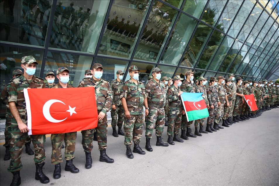 Azerbaycanlı ekipler, orman yangınlarıyla mücadeleye destek için Türkiye'ye hareket etti