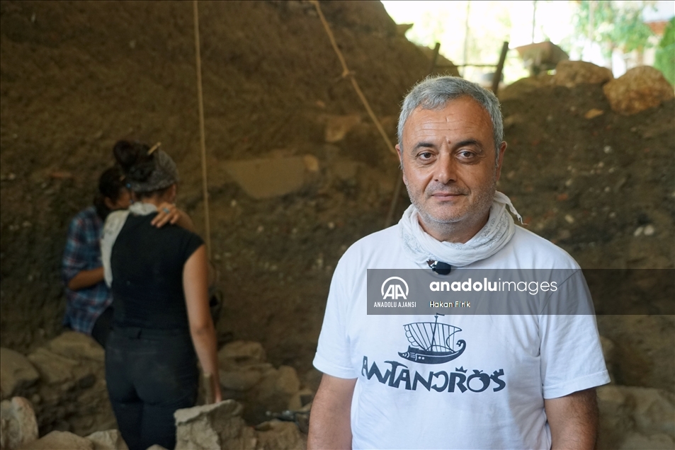 Balıkesir'deki Antandros Antik Kenti'nde 2 bin 400 yıllık pitos mezar bulundu