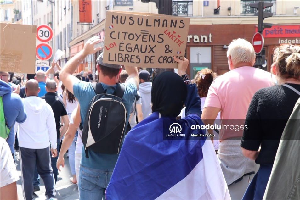 Fransa'da "Kovid-19 aşısı zorunluluğu" ve "sağlık ruhsatı" karşıtları meydanları doldurdu