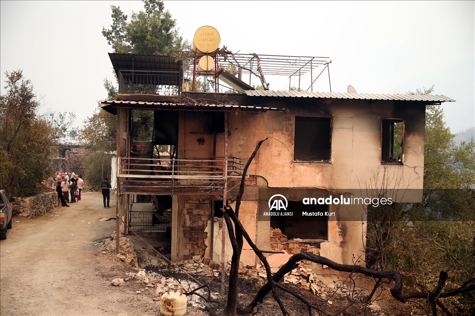 Alanya'daki orman yangınları kontrol altına alınmaya çalışılıyor