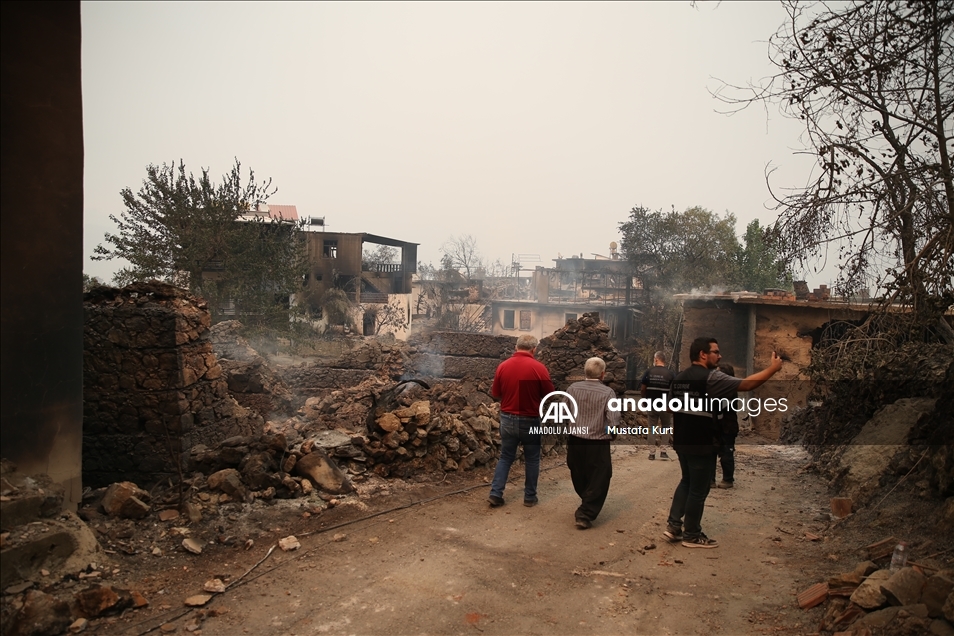 Alanya'daki orman yangınları kontrol altına alınmaya çalışılıyor