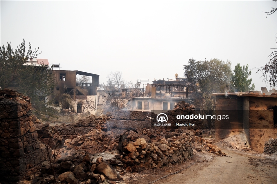 Alanya'daki orman yangınları kontrol altına alınmaya çalışılıyor