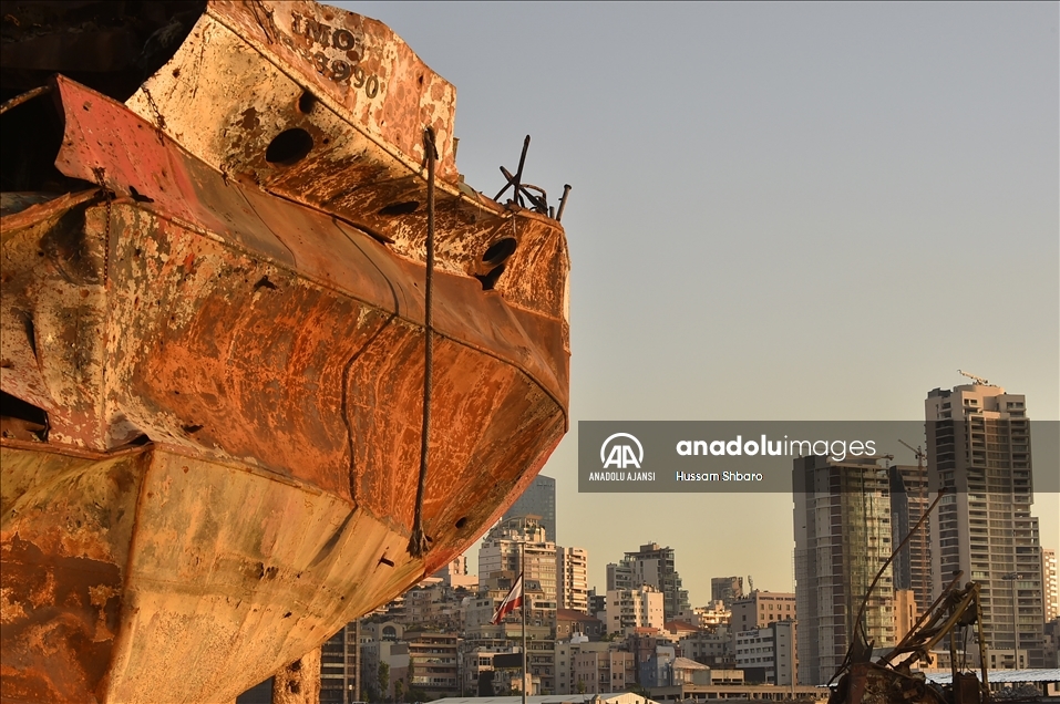 Beyrut Limanı bir yıl önceki patlamadan sonra uluslararası firmaların odağı haline gelse de hala imardan uzak