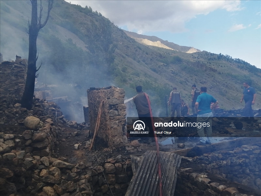 Artvin'in Yusufeli Ilçesindeki Yangında 33 Ev Kullanılamaz Hale Geldi ...