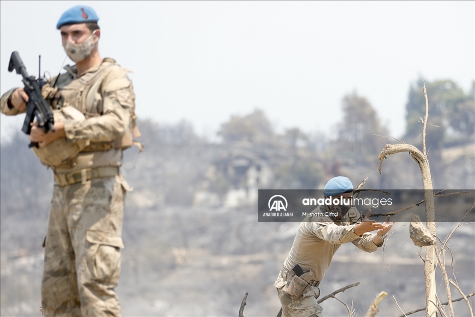 Terörle mücadelenin kahraman komandoları Manavgat'taki orman yangını sonrası seferber oldu