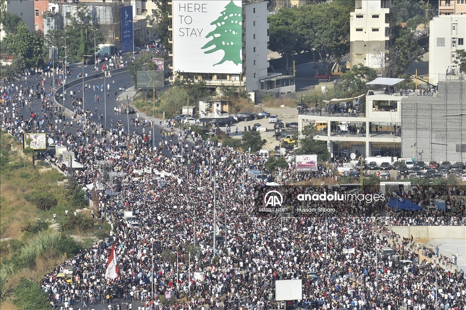 احتجاجات ذكرى انفجار بيروت.. 21 جريحا ومحاولة لاقتحام البرلمان